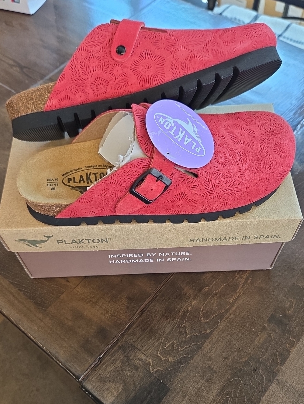 Plakton Size 10 Women's Red Floral-Textured Clog Leather Sandals